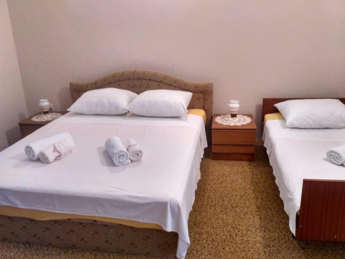 Apartmani Tonica Sukošan Exteriör bild